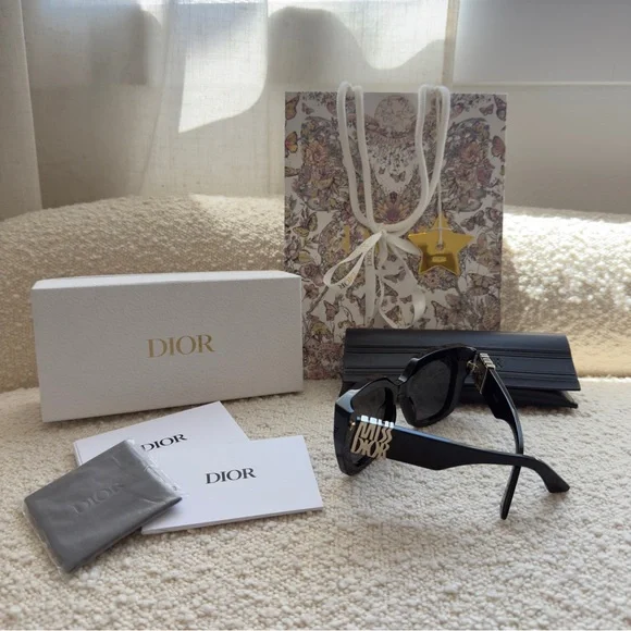 Christian Dior Miss Dior Black Sunglasses | MissDior S21 - Picture 7 of 16